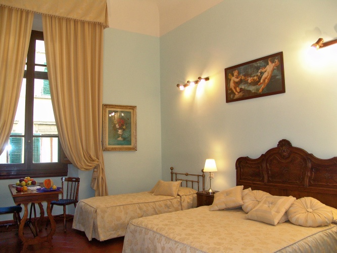 Standard Quadruple room with view