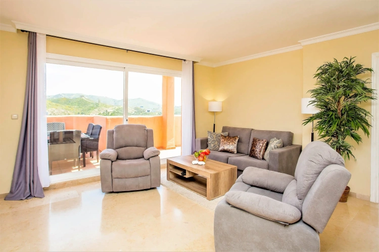 2 Bedrooms Apartment