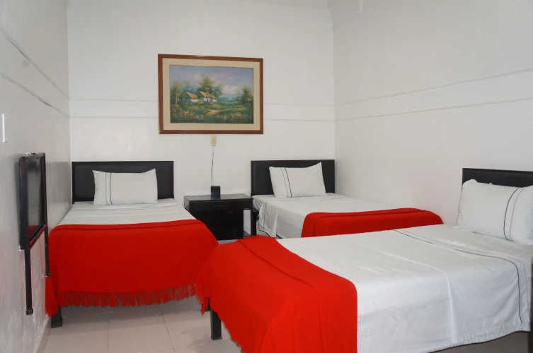 Standard Triple room