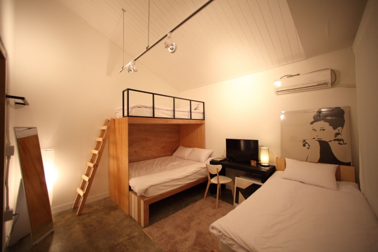 Deluxe Quadruple room