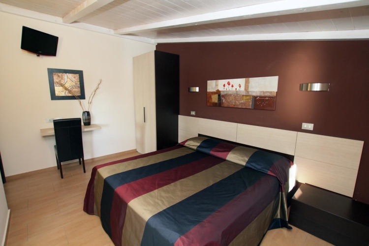 1 Bedroom Standard Triple Family room