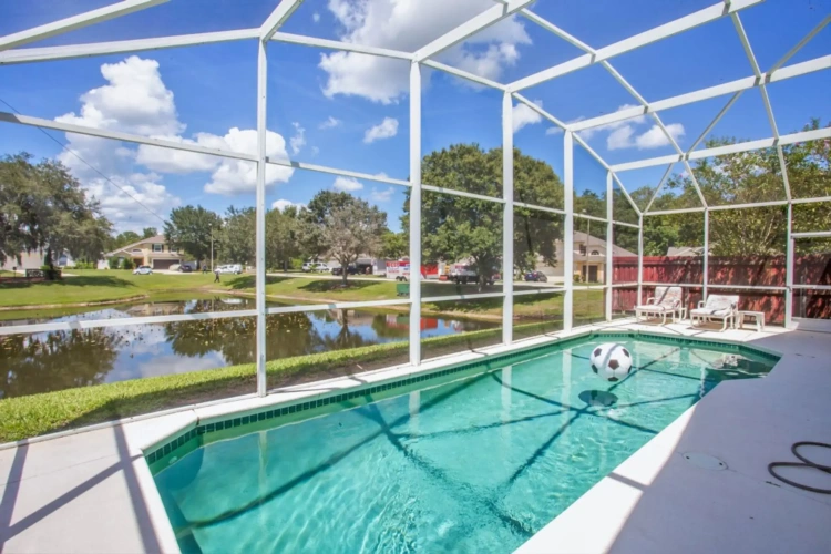 4 Bedrooms Villa