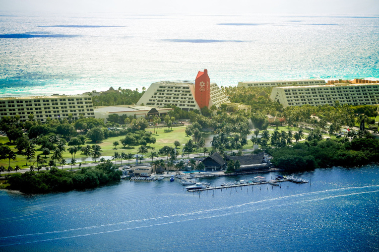 The Pyramid Cancun By Oasis photo 26