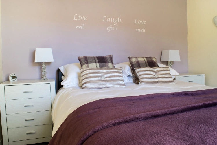 2 Bedrooms Cottage