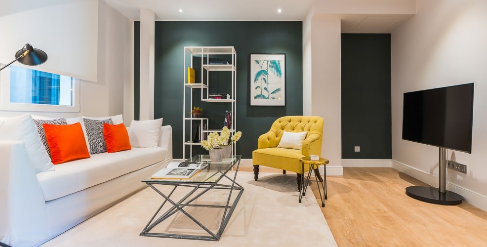 2 Bedrooms Apartment with city view