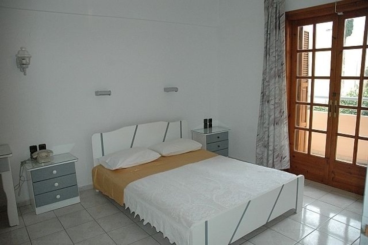 1 Bedroom Triple Apartment