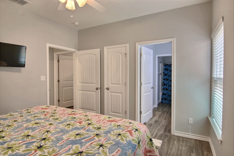 3 Bedrooms Standard room with balcony and beachfront