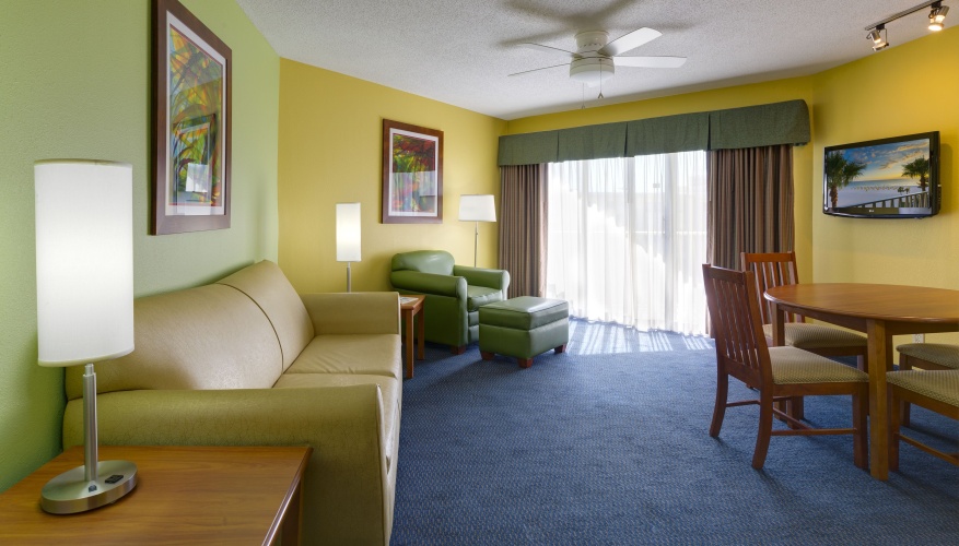 1 Bedroom Family Suite with pool view