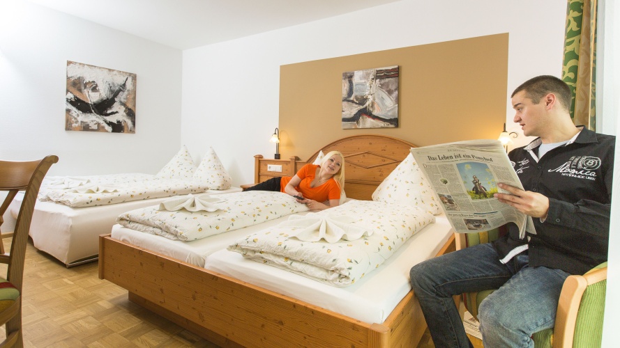 Standard Triple room