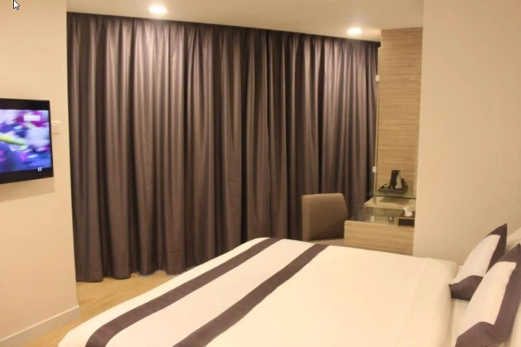 Standard Quadruple Family room