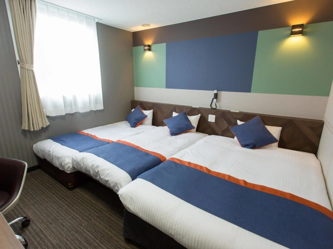 Triple room