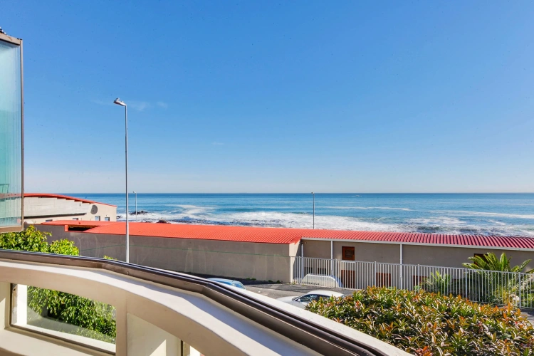 2 Bedrooms Luxury Apartment