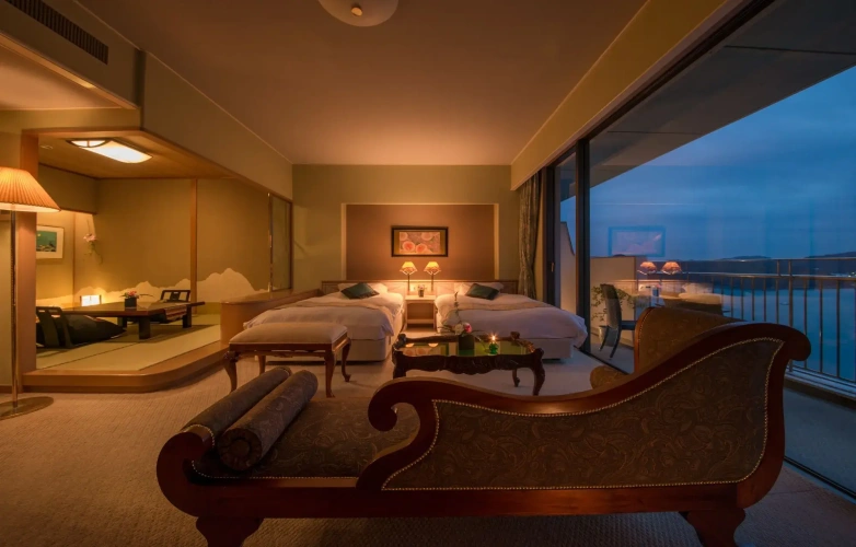 Standard Twin room with view