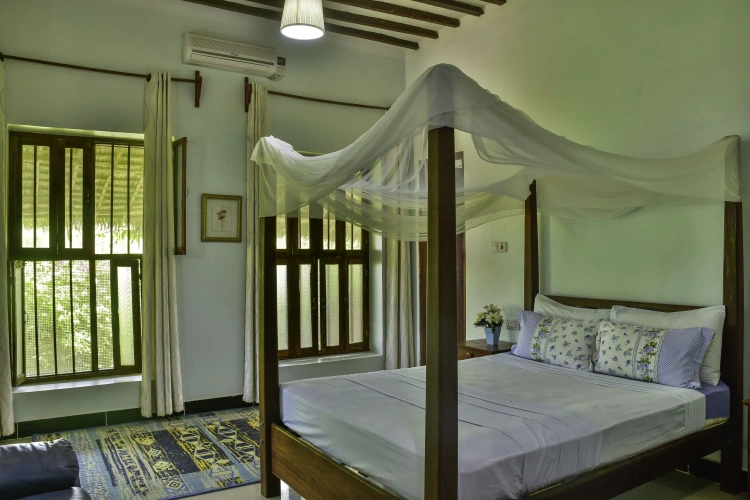 2 Bedrooms Villa