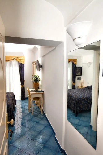 Comfort Quadruple room with view