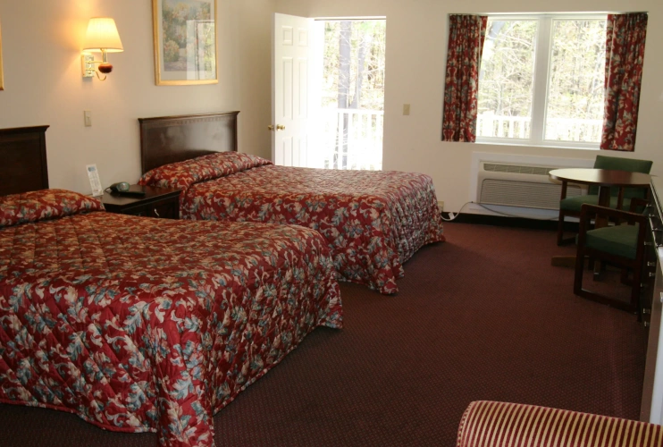 Standard Quadruple Suite