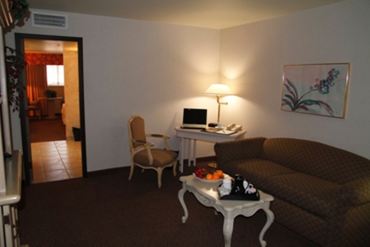 Deluxe Quadruple Suite