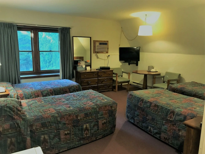 Standard Quadruple room