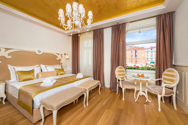 Deluxe Double room with balcony and with city view