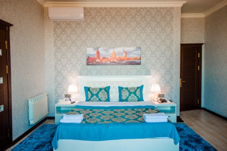 2 Bedrooms Standard Triple Family room