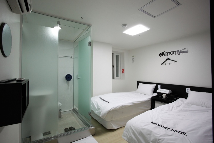 Economy Twin room