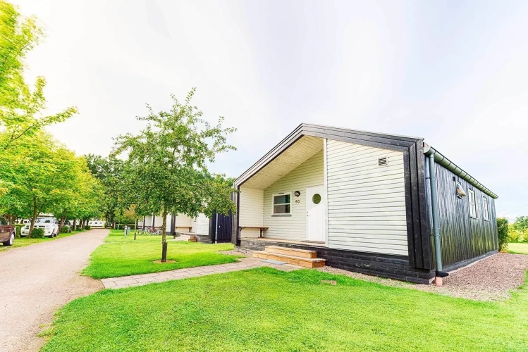 2 Bedrooms Cottage