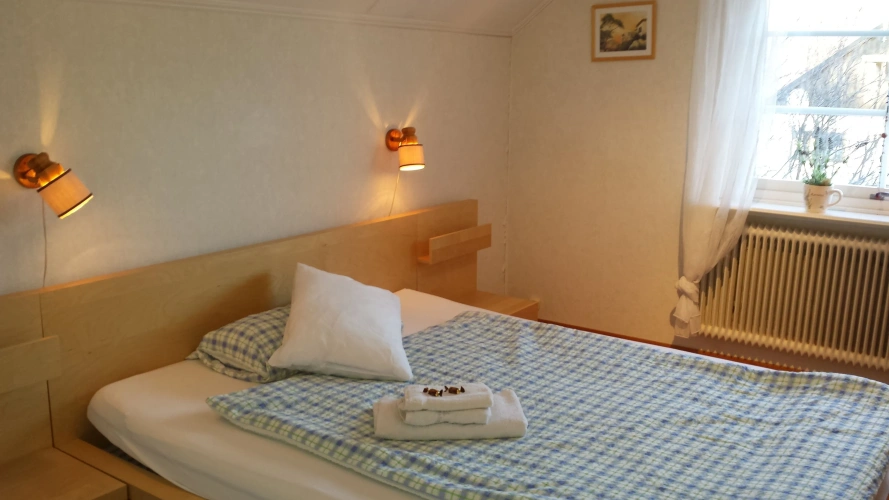 4 Bedrooms Family Cottage with garden view