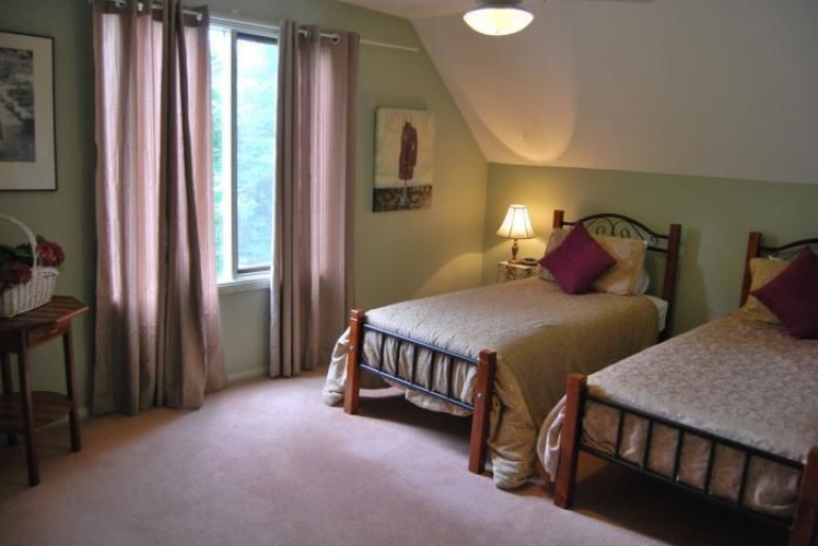 4 Bedrooms Apartment