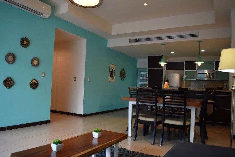 3 Bedrooms Apartment