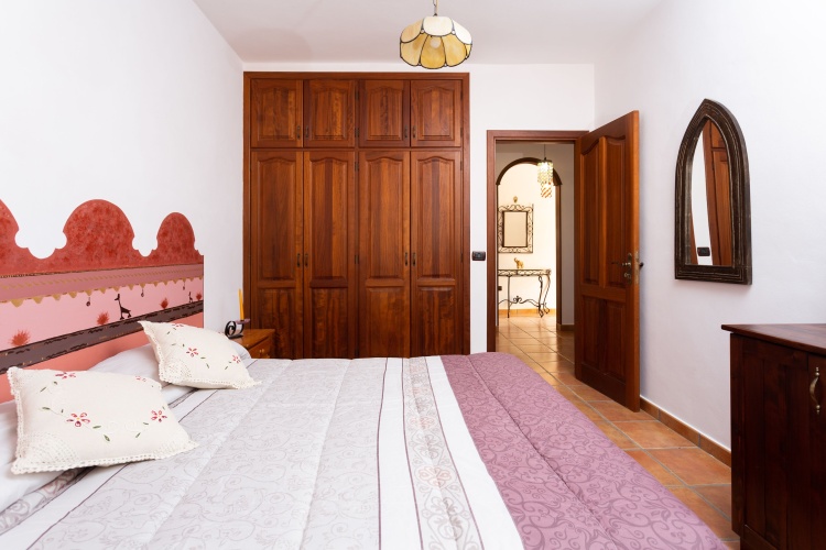 3 Bedrooms Apartment