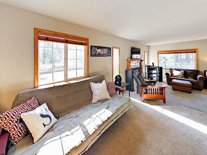 3 Bedrooms Cottage with balcony