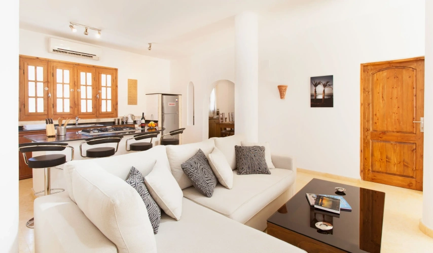 2 Bedrooms Luxury Apartment with mountain view
