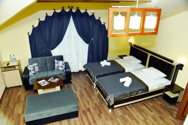 Deluxe Twin room with balcony