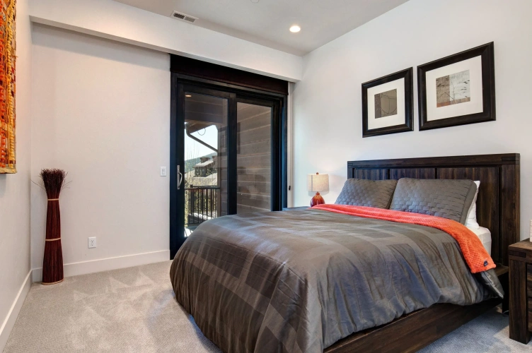 3 Bedrooms Standard room with balcony and with mountain view