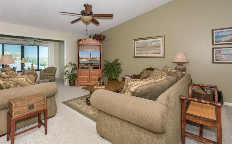 2 Bedrooms Club Cottage