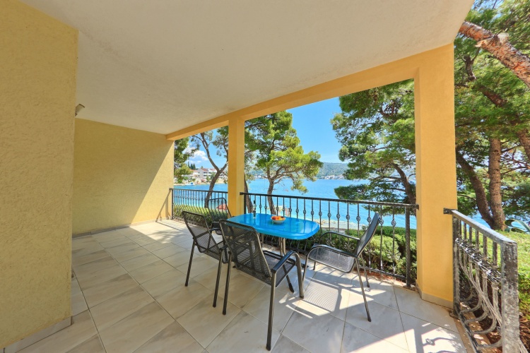 2 Bedrooms Apartment with balcony and with sea view