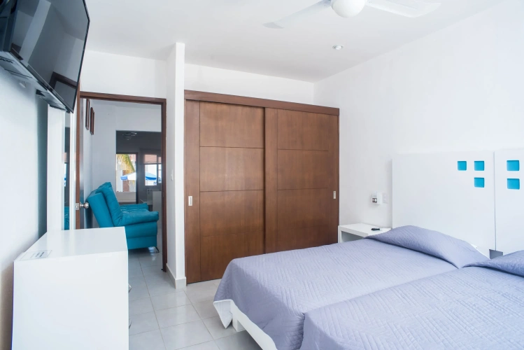 1 Bedroom Business Suite