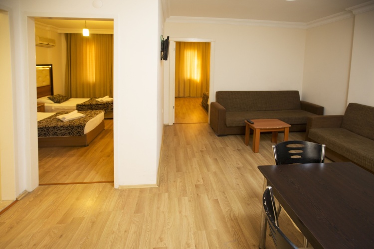 2 Bedrooms Family Studio