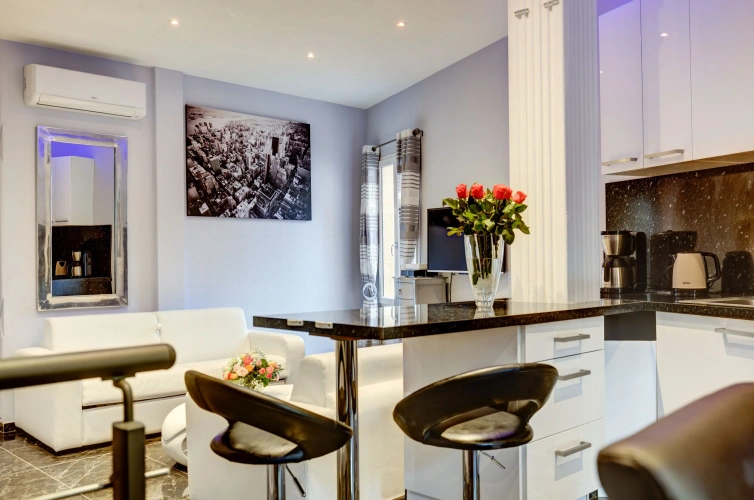 2 Bedrooms Superior Quadruple Apartment