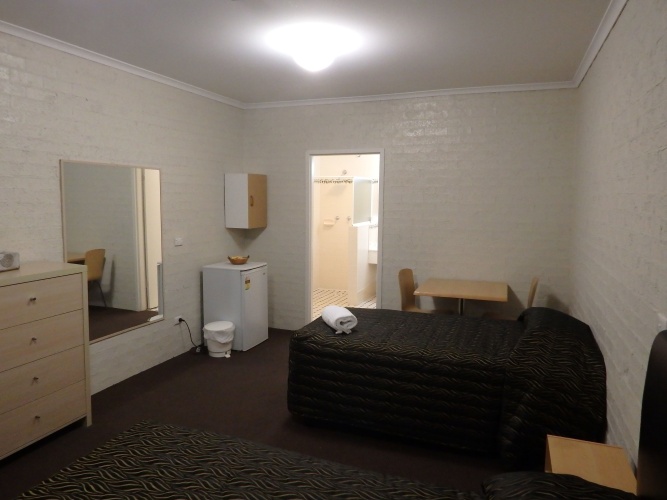 Standard Triple room