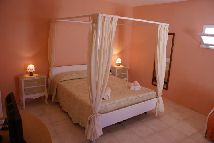 Standard Triple room