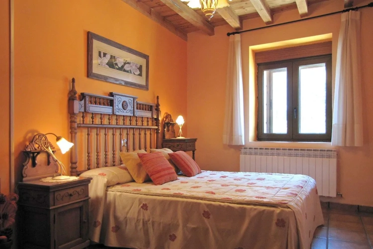 2 Bedrooms Cottage