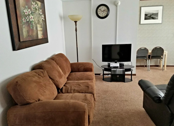 2 Bedrooms Apartment