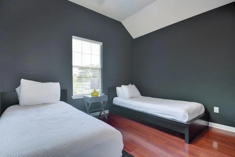 3 Bedrooms Cottage