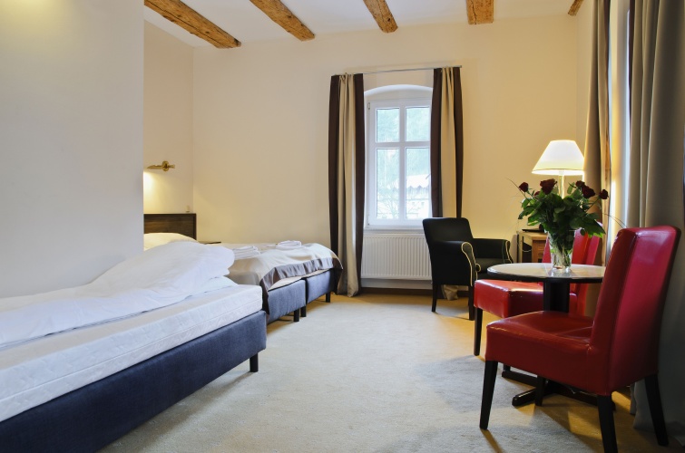Standard Triple room