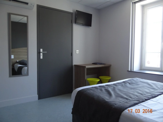 Standard Triple room