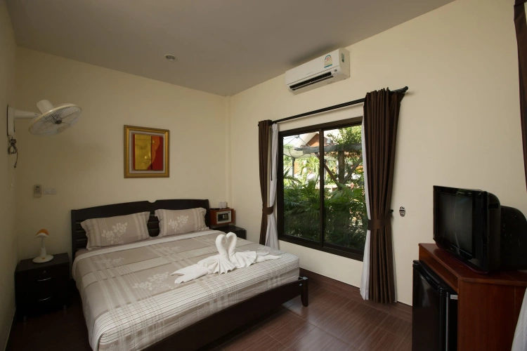 1 Bedroom Bungalow with balcony and with view