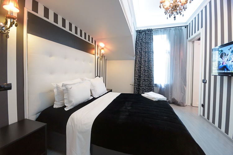 1 Bedroom Deluxe Double room with balcony