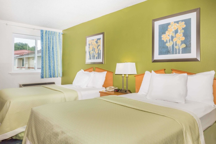 Standard Quadruple room