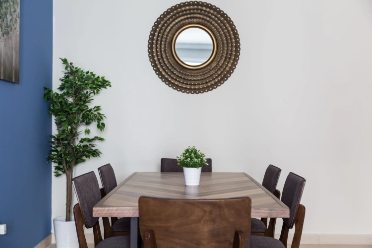 2 Bedrooms Classic Apartment